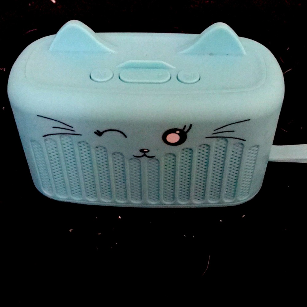 Kitty Bluetooth speaker